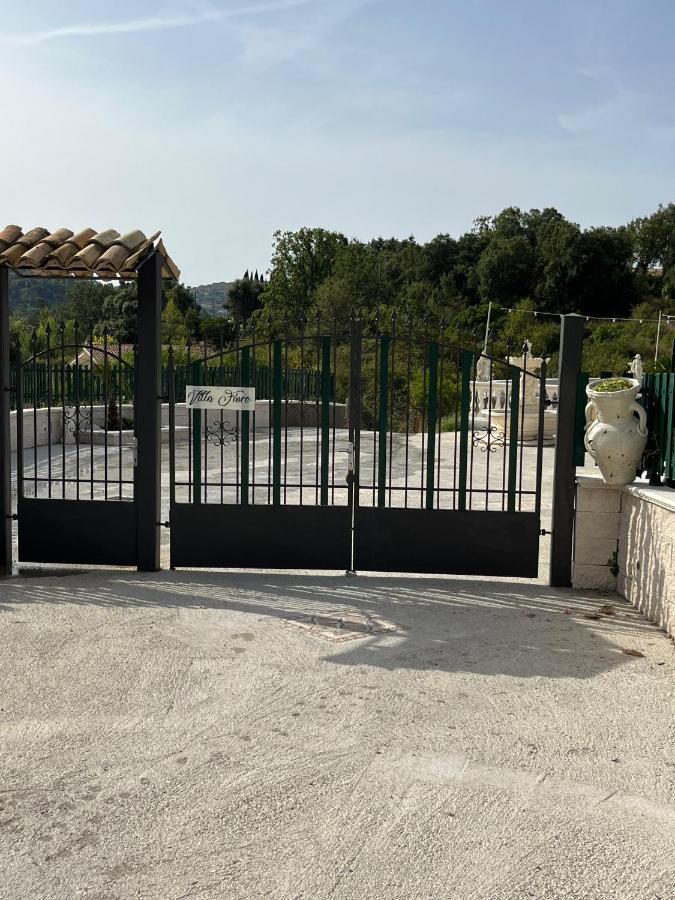 Villa Fiore - Piscina E Idromassaggio Itri Esterno foto